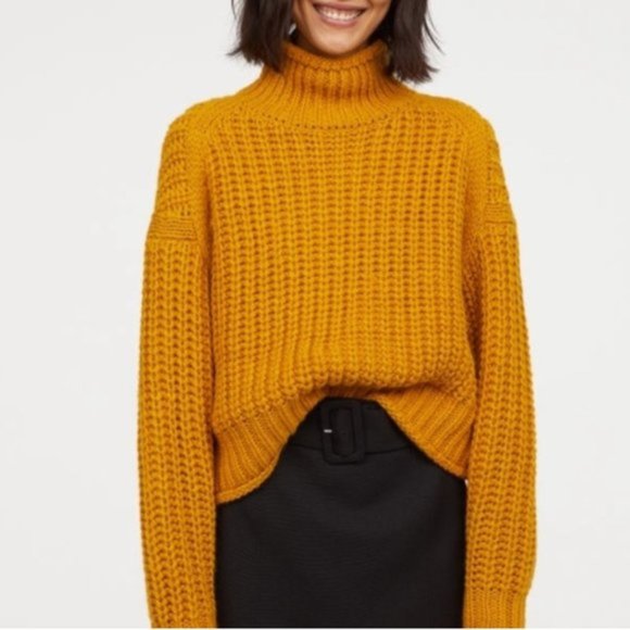 H&M Sweaters - H&M Goldenrod Chunky Knit Sweater